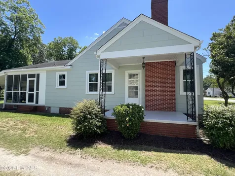 4143 N Lee Street Ayden NC 28513