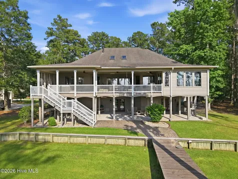 204 Live Oak Lane Washington NC 27889
