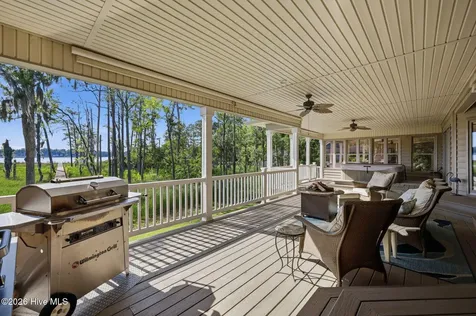 204 Live Oak Lane Washington NC 27889