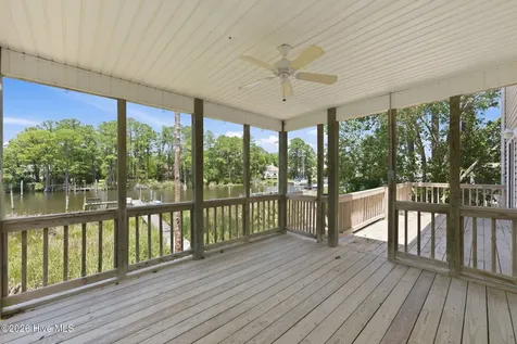 913 Hearthside Court New Bern NC 28560
