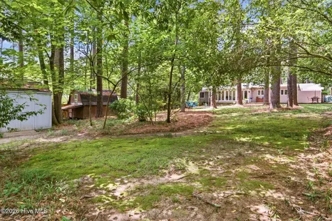 555 S Valley Road Southern Pines NC 28387