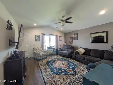 193 Mulberry Drive Washington NC 27889