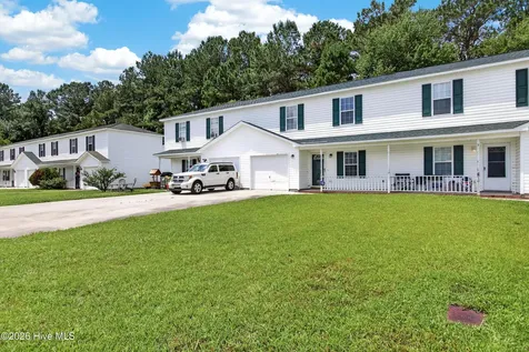 212 Winners Circle S Jacksonville NC 28546