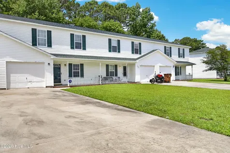 212 Winners Circle S Jacksonville NC 28546