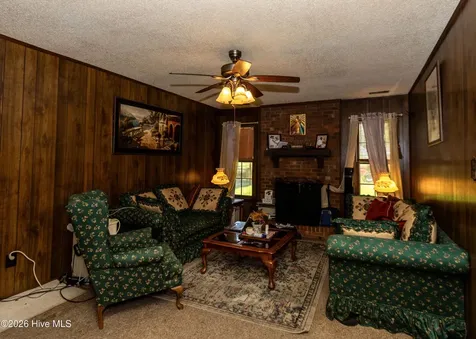 207 E Willowood Lane Jacksonville NC 28546