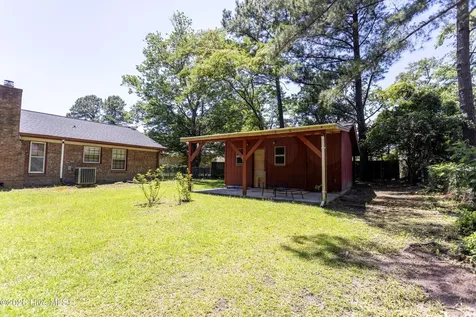 207 E Willowood Lane Jacksonville NC 28546