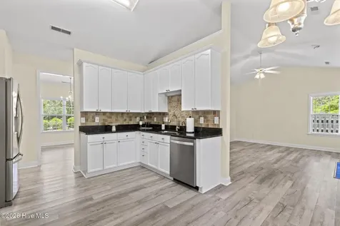 909 Woodridge Court SE Leland NC 28451