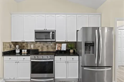 909 Woodridge Court SE Leland NC 28451