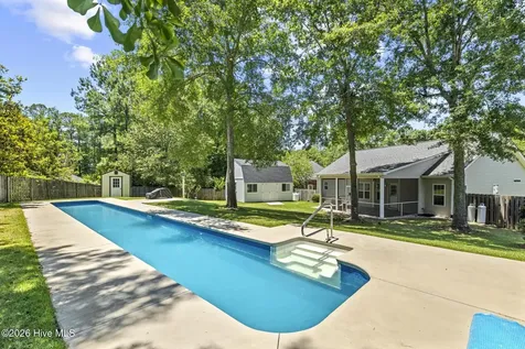 909 Woodridge Court SE Leland NC 28451