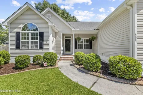 909 Woodridge Court SE Leland NC 28451