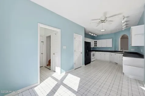 6013 Pelican Drive New Bern NC 28560