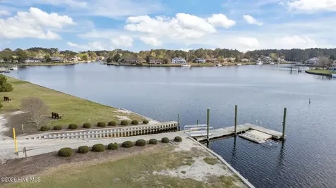 6013 Pelican Drive New Bern NC 28560