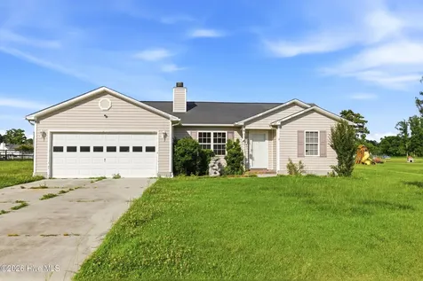 105 Starkys Creek Court Maysville NC 28555