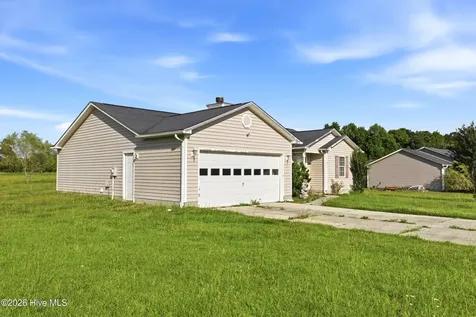 105 Starkys Creek Court Maysville NC 28555
