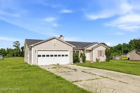105 Starkys Creek Court Maysville NC 28555