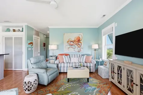 112 Oakleaf Drive Pine Knoll Shores NC 28512