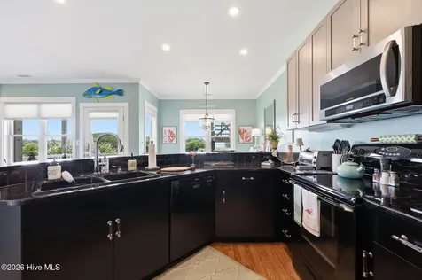 112 Oakleaf Drive Pine Knoll Shores NC 28512
