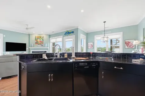 112 Oakleaf Drive Pine Knoll Shores NC 28512
