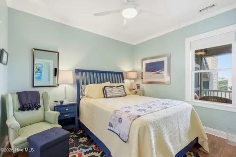 112 Oakleaf Drive Pine Knoll Shores NC 28512