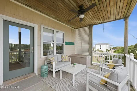 112 Oakleaf Drive Pine Knoll Shores NC 28512