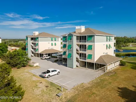 112 Oakleaf Drive Pine Knoll Shores NC 28512