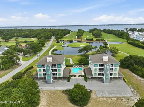 112 Oakleaf Drive Pine Knoll Shores NC 28512