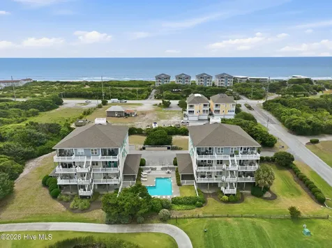 112 Oakleaf Drive Pine Knoll Shores NC 28512