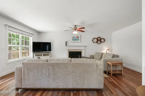 215 Oakmont Drive Hampstead NC 28443