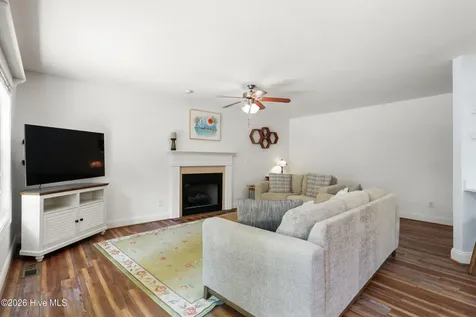 215 Oakmont Drive Hampstead NC 28443