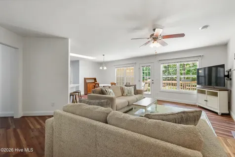 215 Oakmont Drive Hampstead NC 28443
