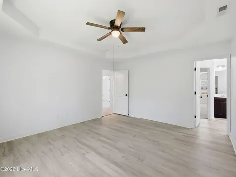 121 Barnhouse Road Jacksonville NC 28546
