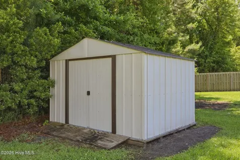 121 Barnhouse Road Jacksonville NC 28546