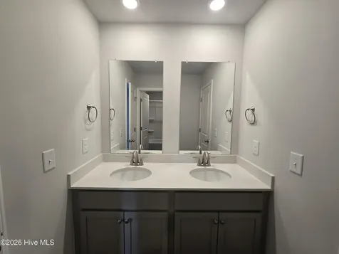 517 Sandy Hollow Drive Jacksonville NC 28540