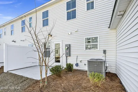 24 W Farley Drive Hampstead NC 28443