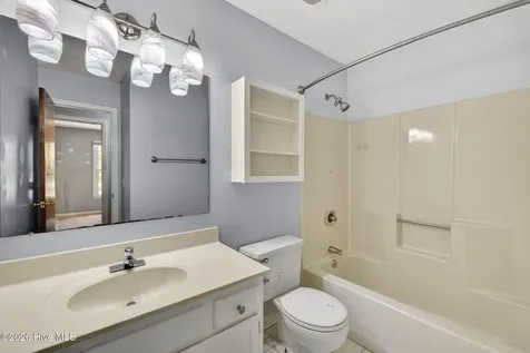4621 Indian Trail Wilmington NC 28412