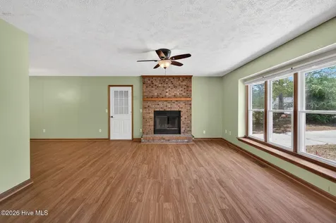 4621 Indian Trail Wilmington NC 28412