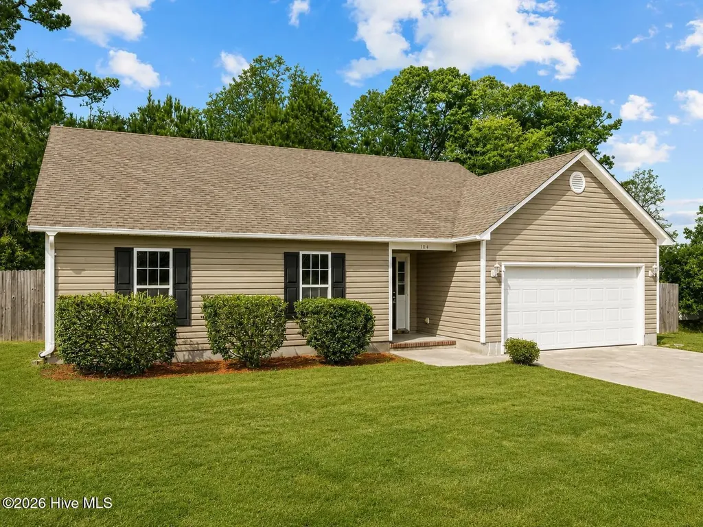104 Blue Bird Lane Newport NC 28570