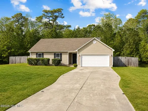 104 Blue Bird Lane Newport NC 28570