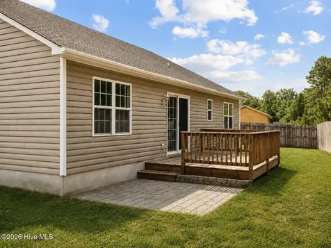 104 Blue Bird Lane Newport NC 28570