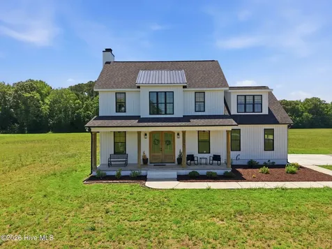 2336 Soddy Lane Grimesland NC 27837