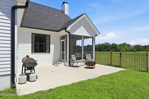 2336 Soddy Lane Grimesland NC 27837