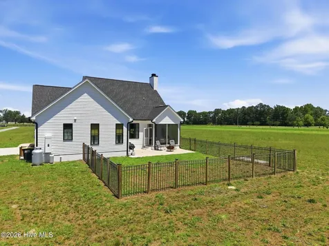 2336 Soddy Lane Grimesland NC 27837