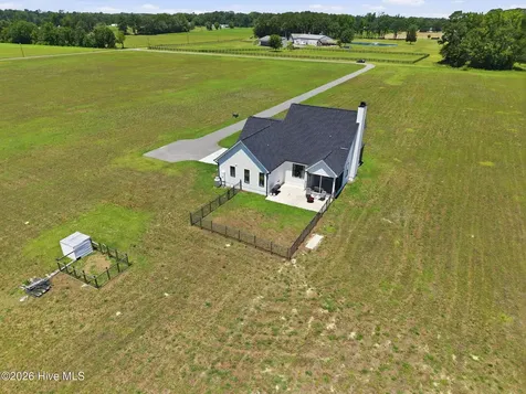 2336 Soddy Lane Grimesland NC 27837
