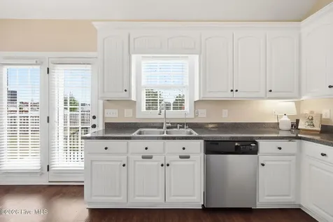 2128 Cherrytree Lane Winterville NC 28590