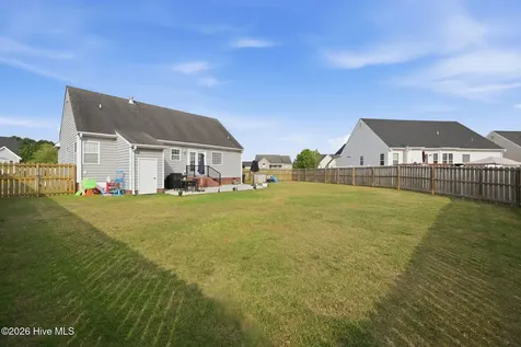2128 Cherrytree Lane Winterville NC 28590