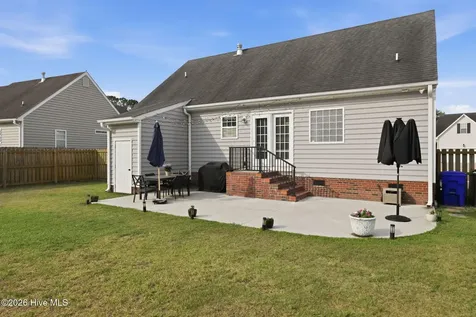 2128 Cherrytree Lane Winterville NC 28590