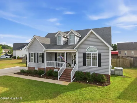 2128 Cherrytree Lane Winterville NC 28590