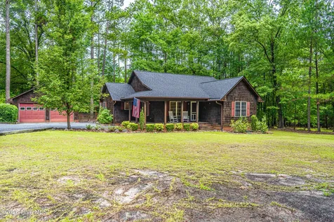 707 Alexander Drive Aberdeen NC 28315