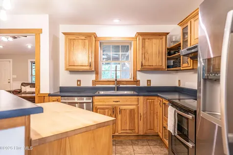 707 Alexander Drive Aberdeen NC 28315