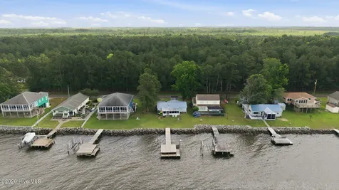 133 Rhodes Haven Drive Columbia NC 27925